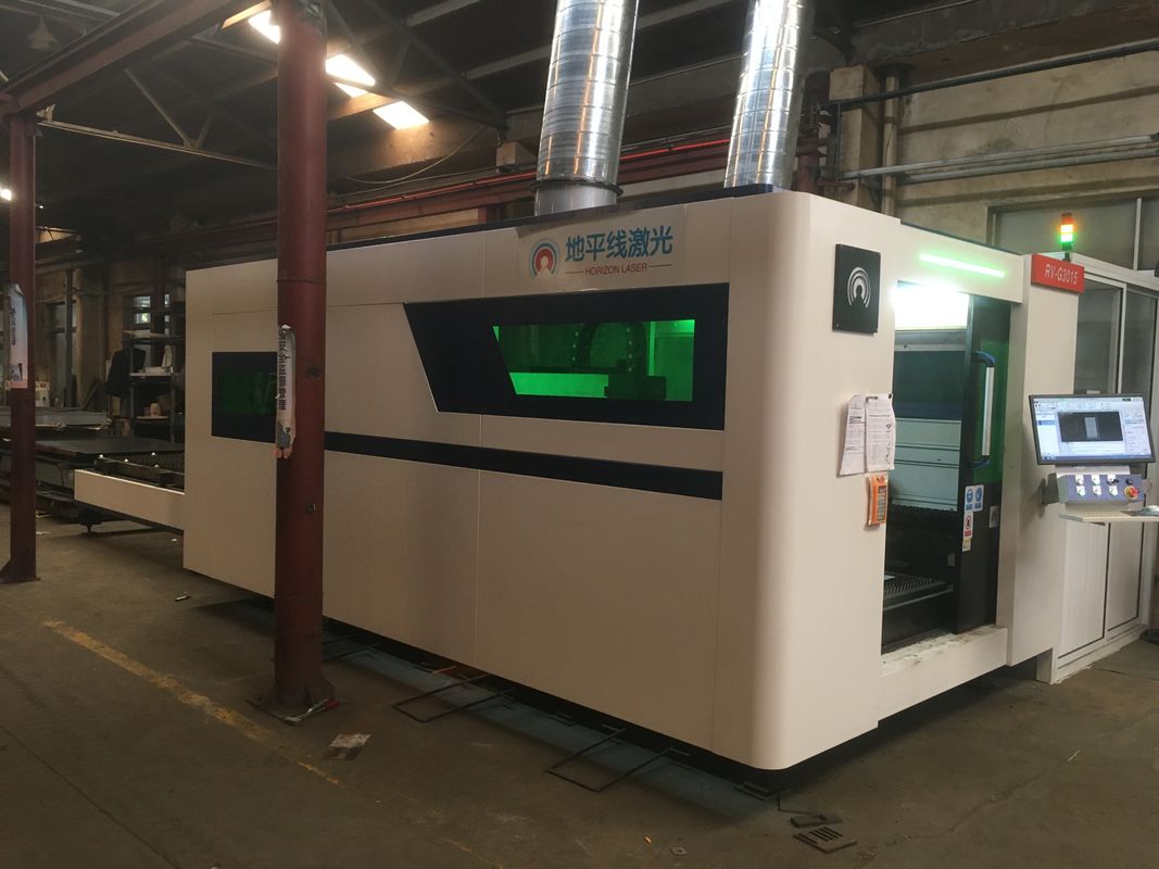 таблица обменом автомата для резки IPG МАКС 3015 лазера волокна CNC 1500W 4000W с крышкой
