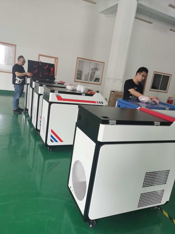 Разделять энергии времени сварщика лазера 1000w 50HZ 6mm Handheld