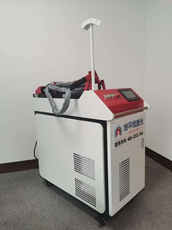 Водяное охлаждение 1080nm сварочного аппарата лазера IEC 2000W Handheld