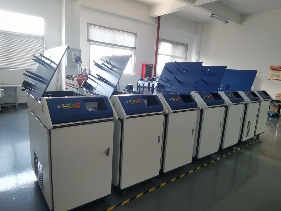 Водяное охлаждение 1.5KW сварщика лазера Макс Raycus 120mm/s Handheld