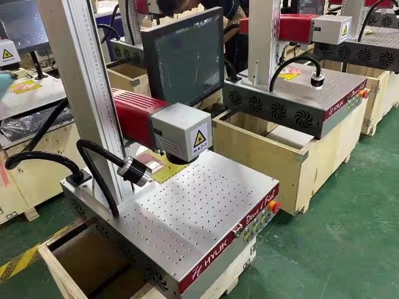 Маркировка лазера Maxphotonics Raycus подвергает карту механической обработке 20W Ezcad с компьютерной системой